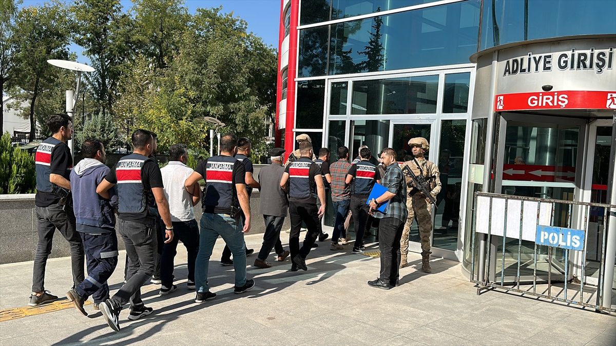 Adıyaman\'da PKK/KCK operasyonunda 5 şüpheli gözaltına alındı