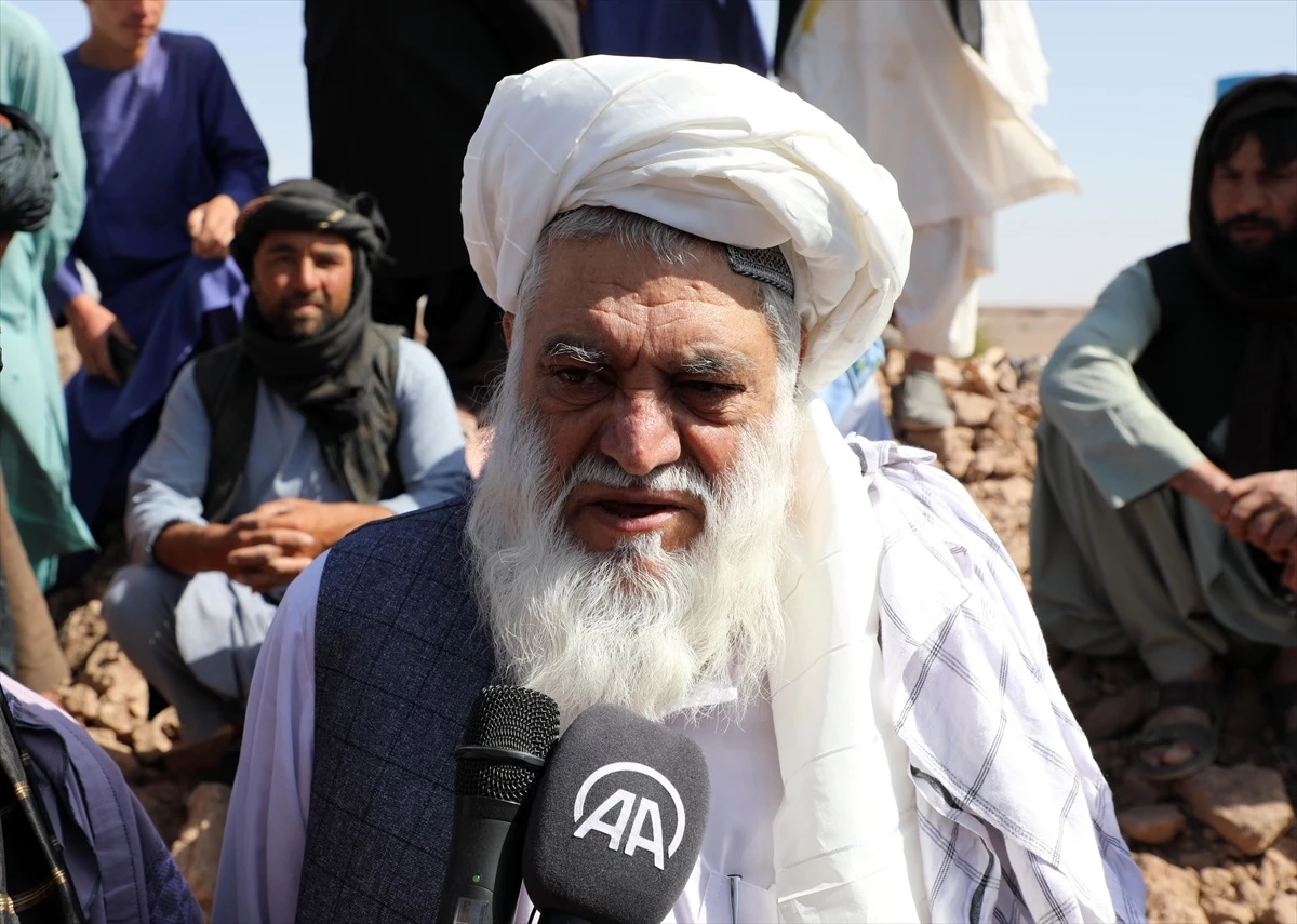 Taliban, Afganistan\'daki depremzedeler için kalıcı konutlar istiyor