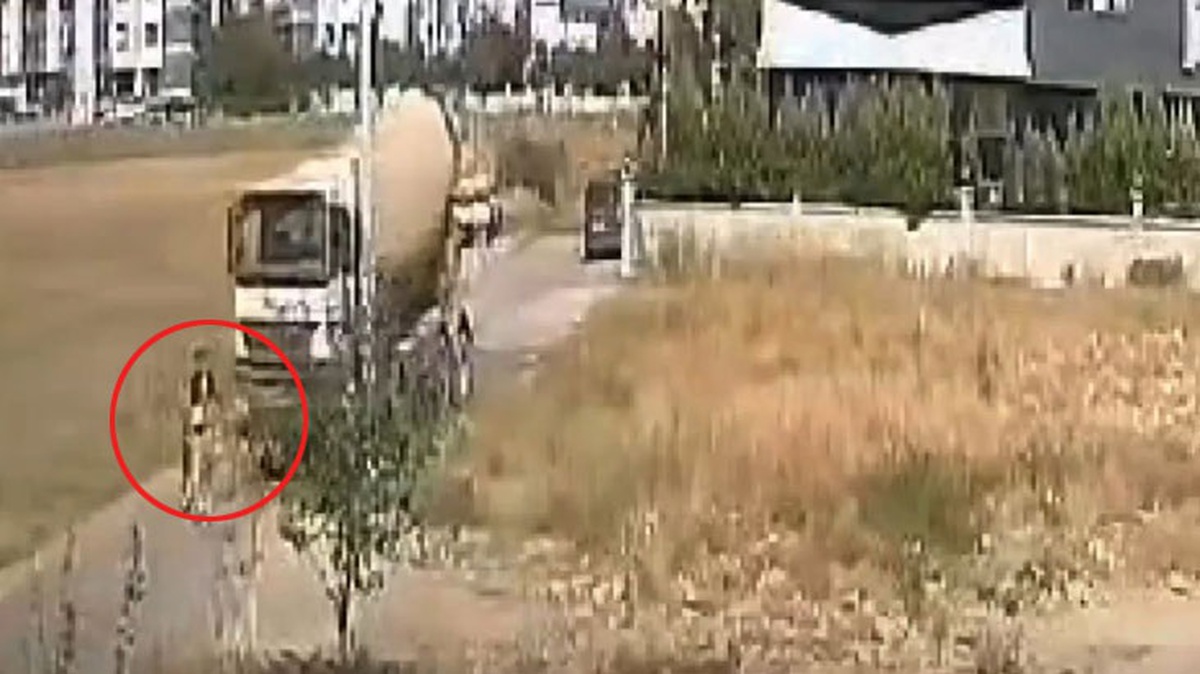 Anne ve çocuğu beton mikserinin altında kaldı! O anlar kamerada