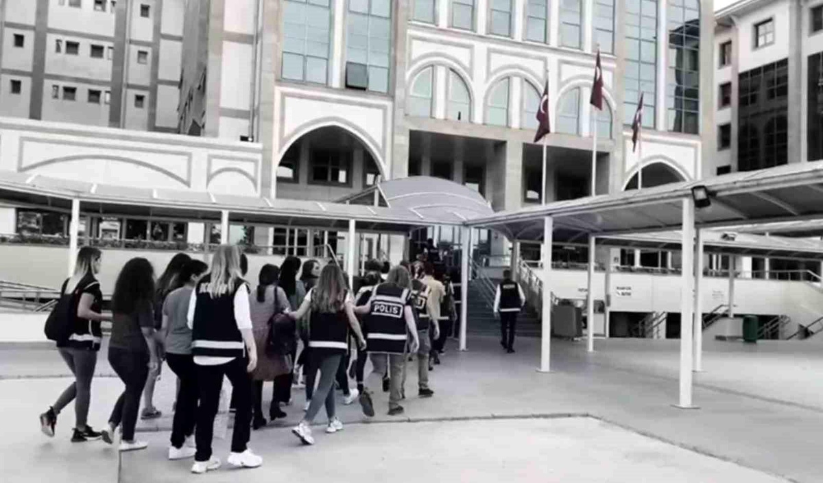 Antalya\'da Medikal Dolandırıcılık Operasyonu: 25 Şahıs Yakalandı