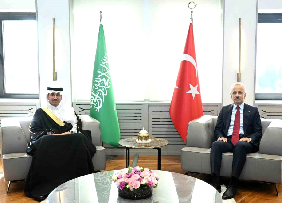 Türkiye ve Suudi Arabistan, İşbirliğini Güçlendirmek İçin Görüştü