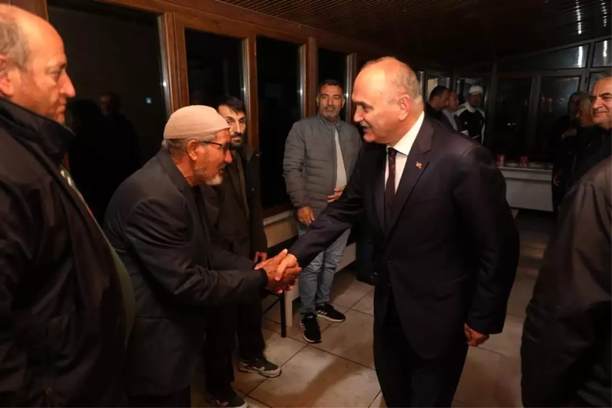 Düzce Belediye Başkanı Dr. Faruk Özlü, Mahalle Ziyaretlerine Devam Ediyor