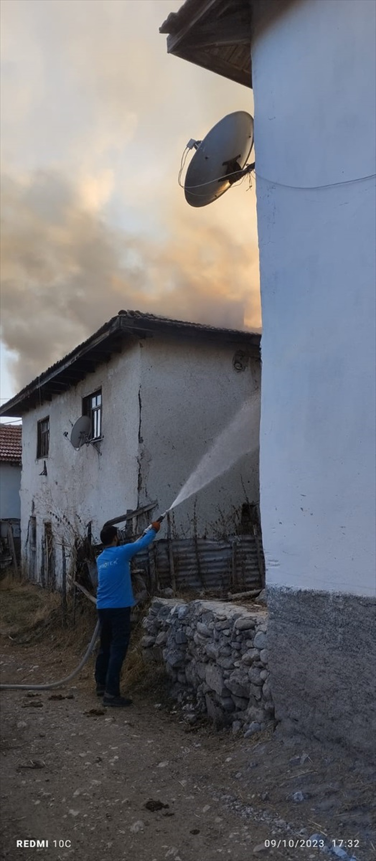 Bolu Göynük\'te Ev ve Samanlık Yangını