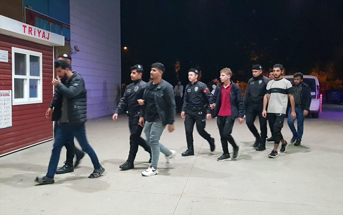 İnegöl\'de 50 Suriyeli göçmen yakalandı