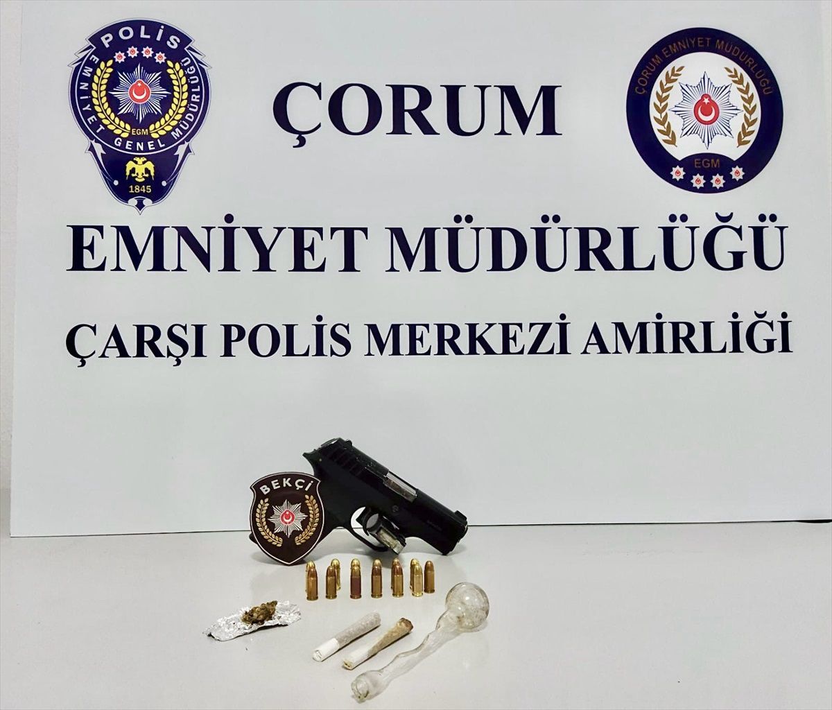 Çorum\'da Ruhsatsız Tabanca ve Uyuşturucu Ele Geçirilen Şüpheli Gözaltına Alındı