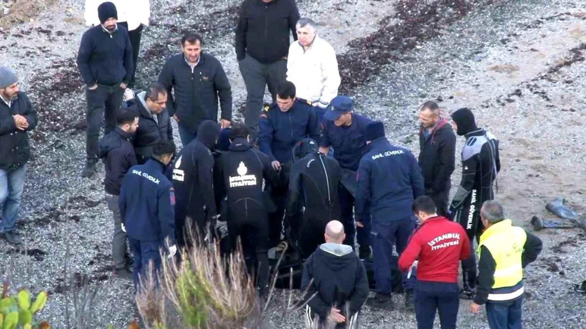 Beykoz Riva Sahili\'nde kaybolan gençlerden birinin cansız bedenine ulaşıldı