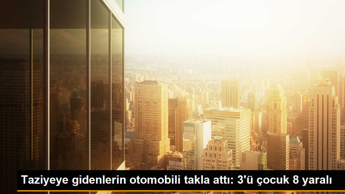 Diyarbakır\'da Taziyeye Giden Otomobil Takla Attı: 8 Yaralı