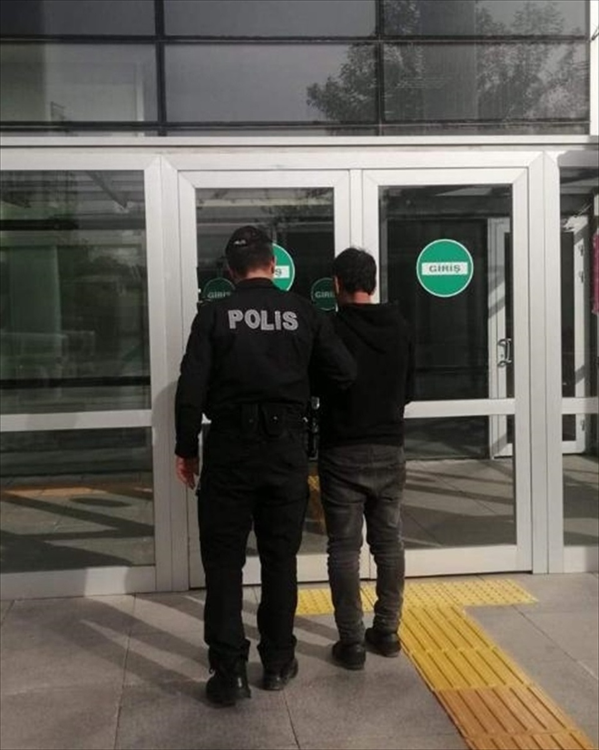 Elazığ\'da Hırsızlık Yapan 2 Şüpheli Tutuklandı