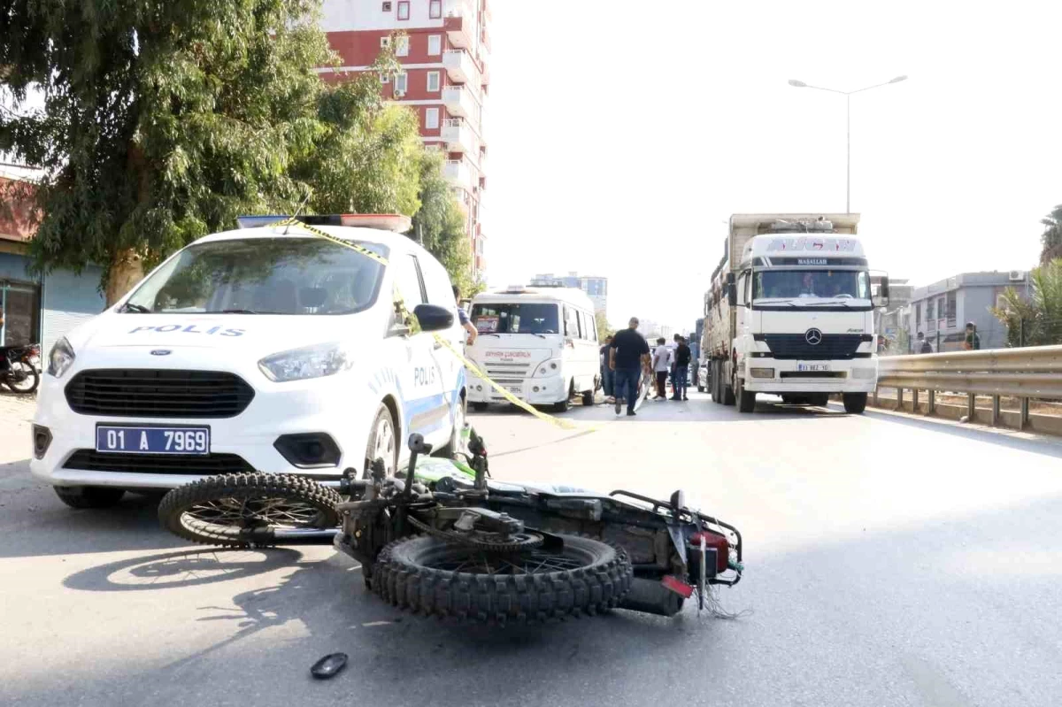 Adana\'da trafik kazasında hayatını kaybeden gencin son görüntüleri ortaya çıktı