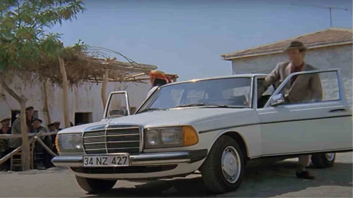 Kemal Sunal\'ın 1984 model Mercedes\'i satışa çıktı