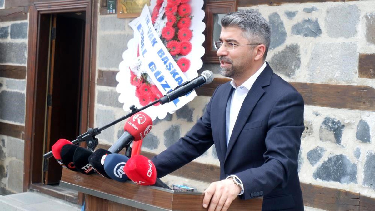 Küçükoğlu; "Köklerimizden asla kopmayacağız"