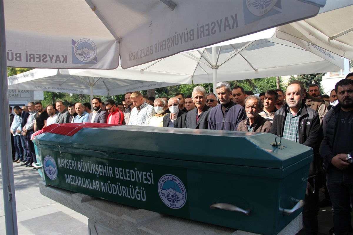 Kayseri\'de zihinsel engelli kişinin cenazesi toprağa verildi