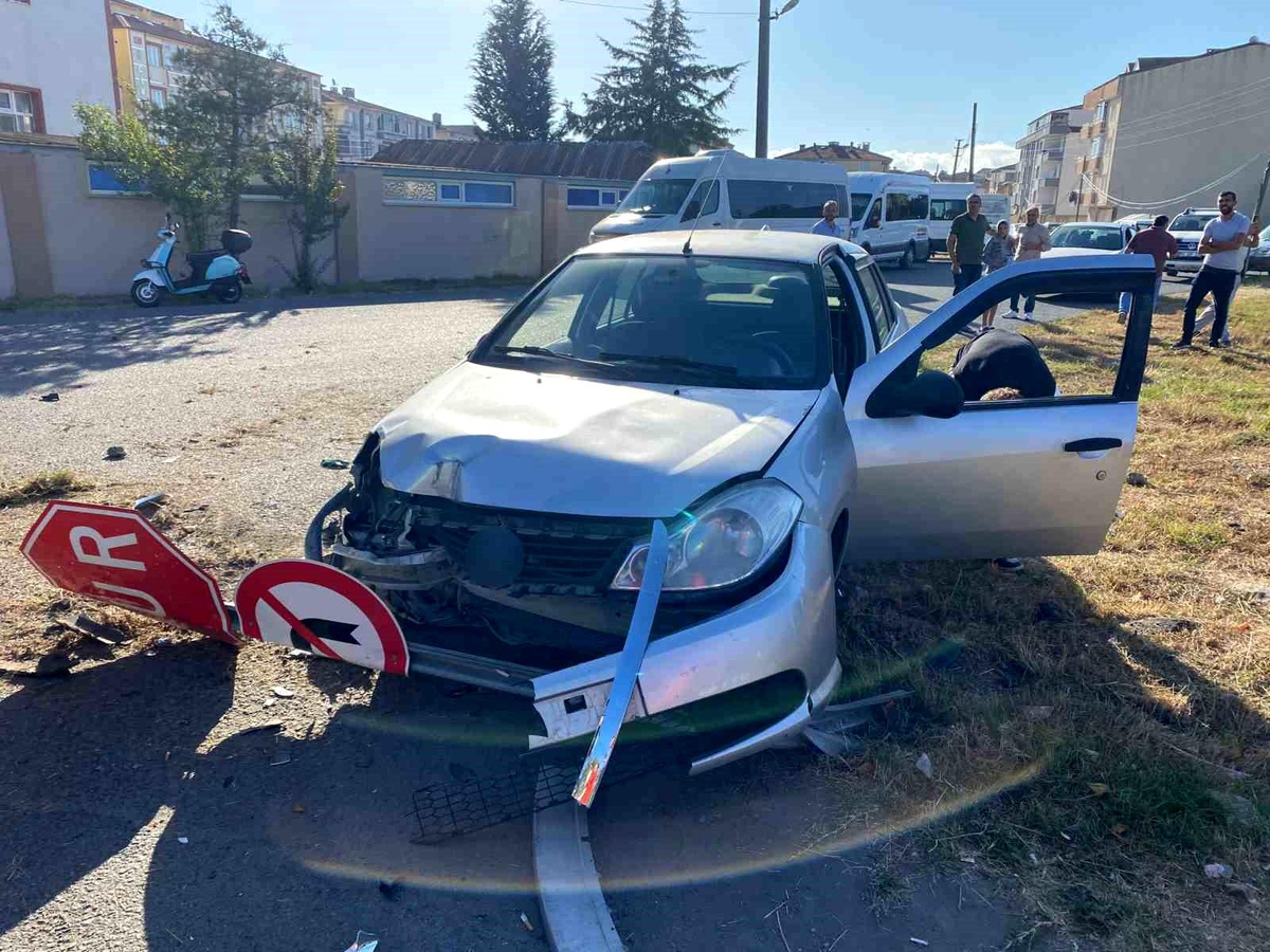 Tekirdağ Kapaklı\'da Trafik Kazası Sonucu İlkokul Öğrencisi Hayatını Kaybetti