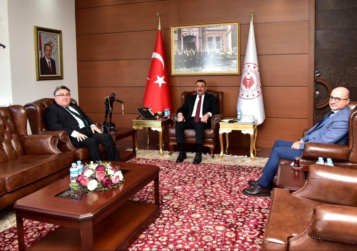 ZBEÜ Rektörü Prof. Dr. İsmail Hakkı Özölçer, Vali Osman Hacıbektaşoğlu\'na ziyarette bulundu
