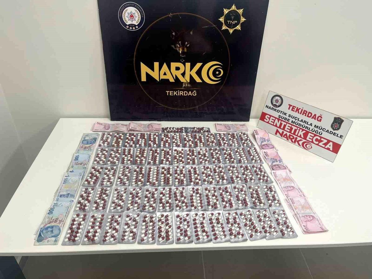 Tekirdağ\'da 3 Şüphelinin Üzerinde 19 Bin Adet Sentetik Hap Ele Geçirildi