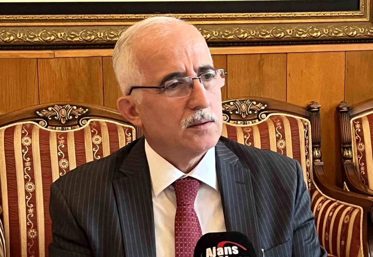 Merkez Valisi Güngör Azim Tuna, Sinop Belediye Başkanlığı için aday adaylığını açıkladı