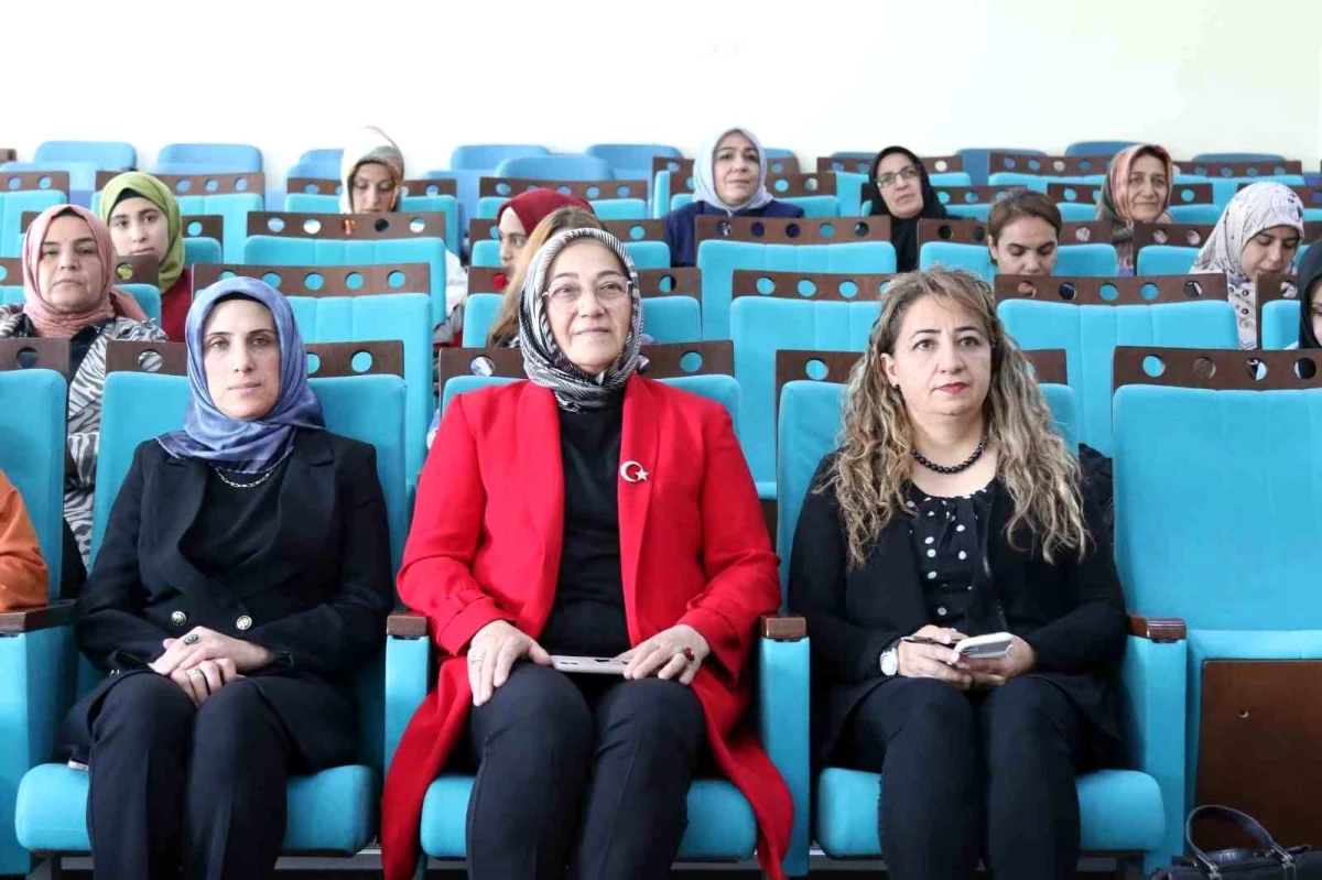 Van Büyükşehir Belediyesi ve KADEM, Kadınlara Yönelik Seminer Düzenledi