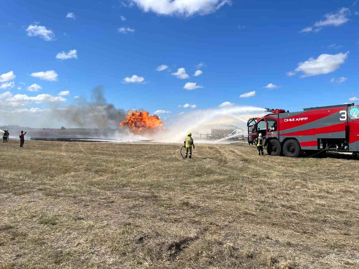 Çorlu Atatürk Havalimanında Yangın Tatbikatı
