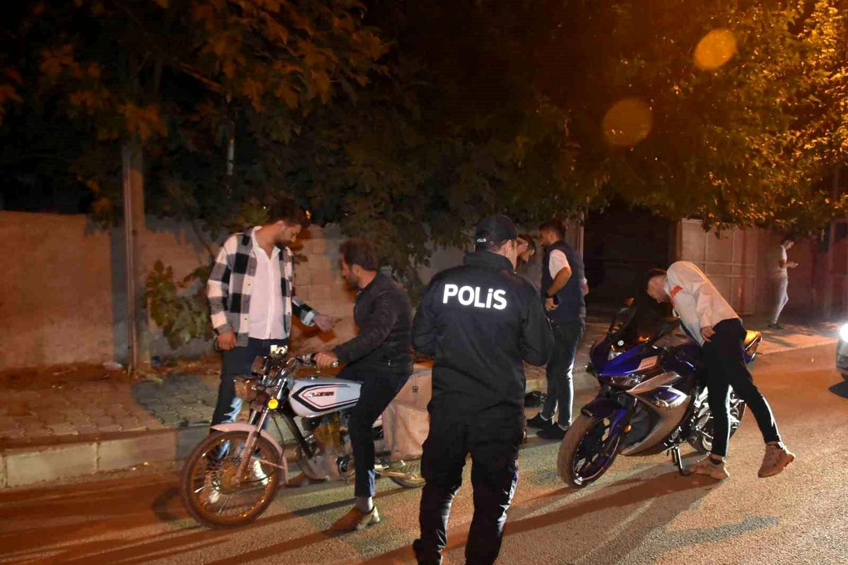 Adıyaman\'da Asayiş Uygulamaları Devam Ediyor