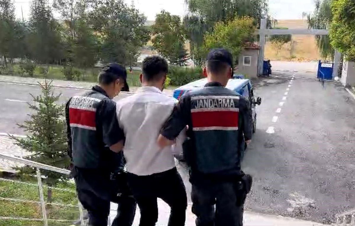 Aksaray\'da Hırsızlık ve Mala Zarar Verme Suçundan Aranan Şüpheli Yakalandı