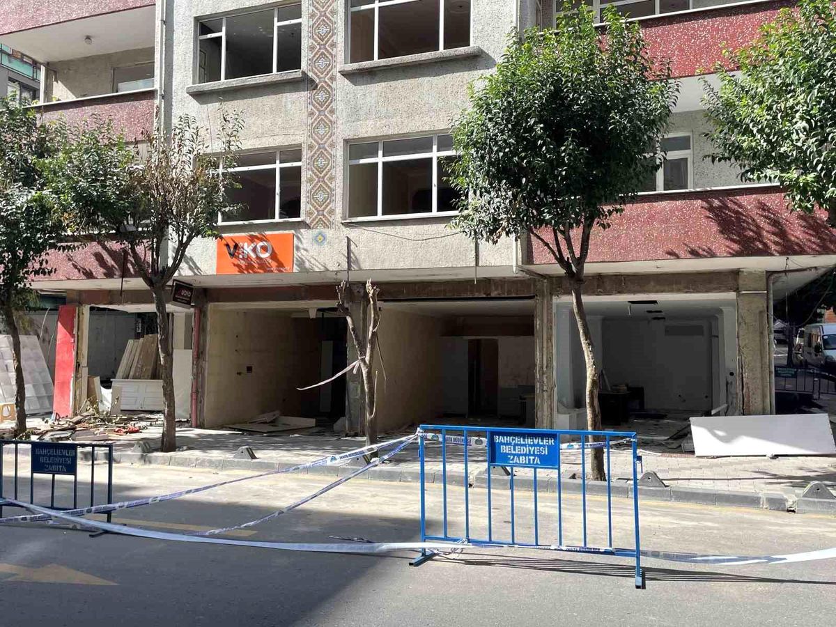 Bahçelievler\'de doğal gaz patlaması sonrası yıkım başlıyor