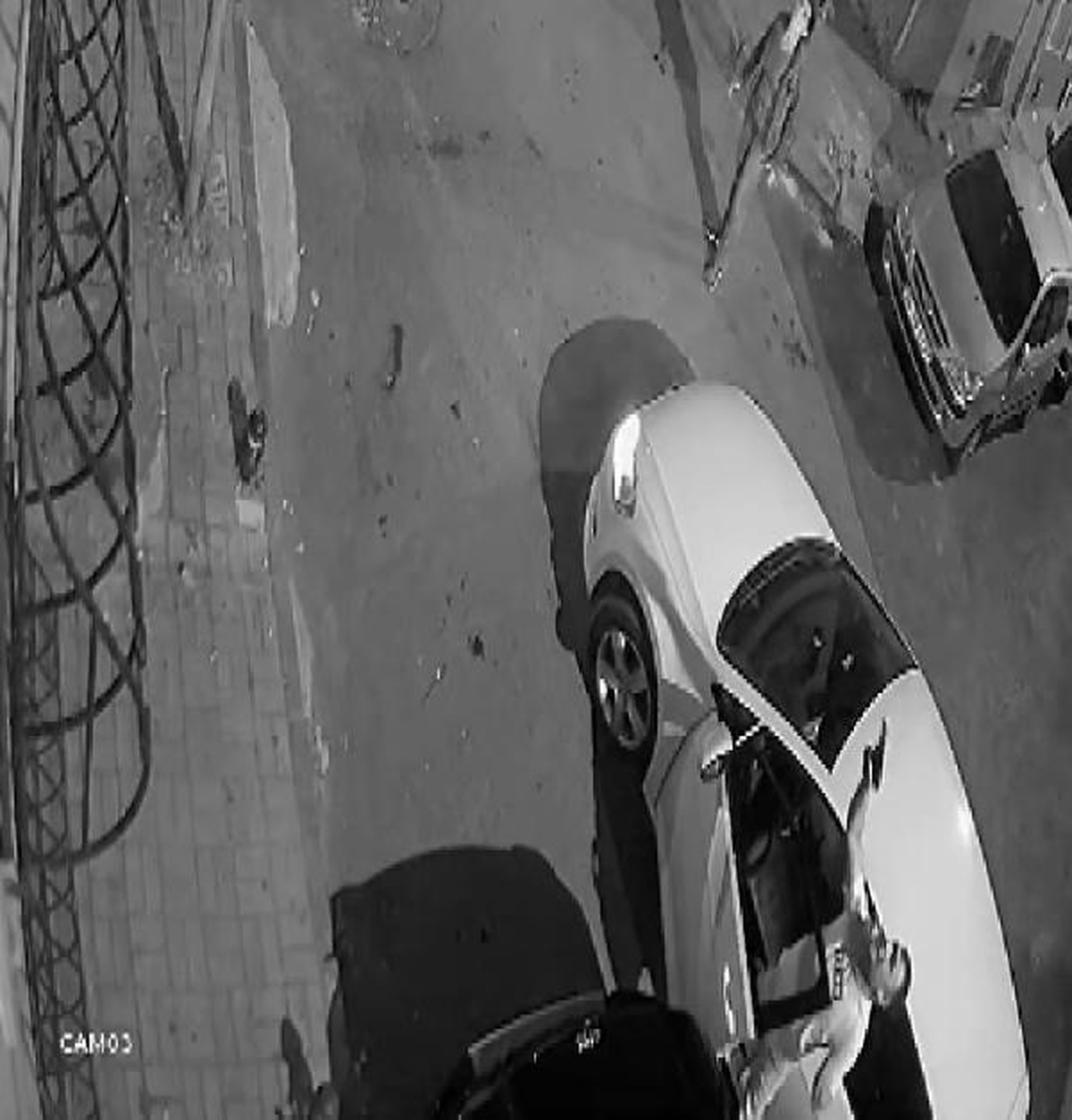 Bayrampaşa\'da Ev Kurşunlama Olayı: Kadının Evi Kurşun Yağmuruna Tutuldu