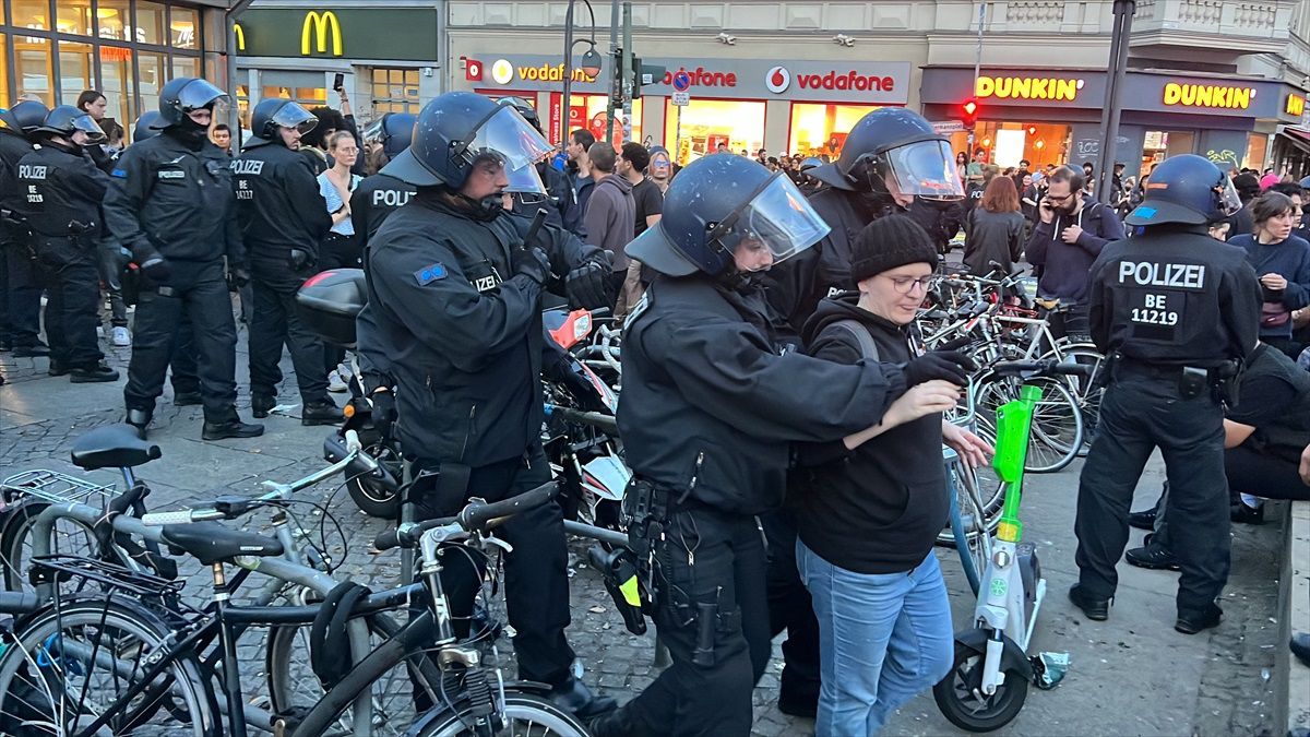 Berlin\'de Filistin\'e Destek Gösterisine Polis İzin Vermedi