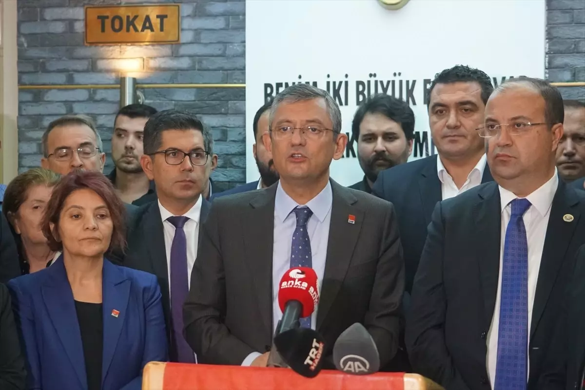 Özgür Özel, CHP Genel Başkanlığına adaylığını açıkladı