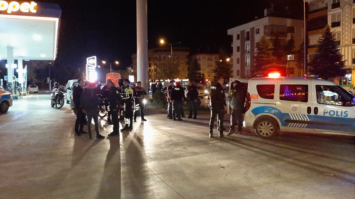 Çorum\'da Polise Direnen 3 Kişi Gözaltına Alındı