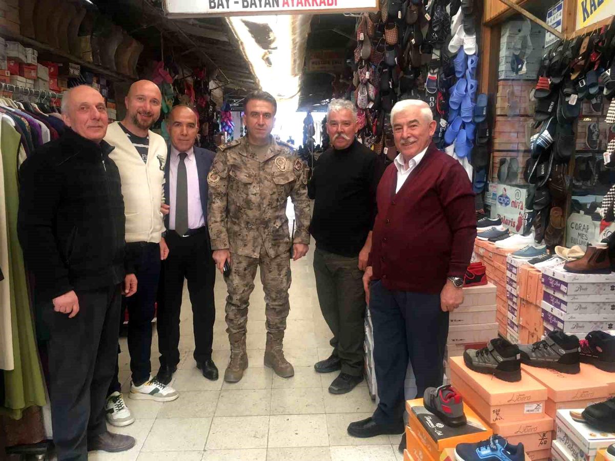 Çorum İl Emniyet Müdürü Arif Pehlivan, esnafla buluştu