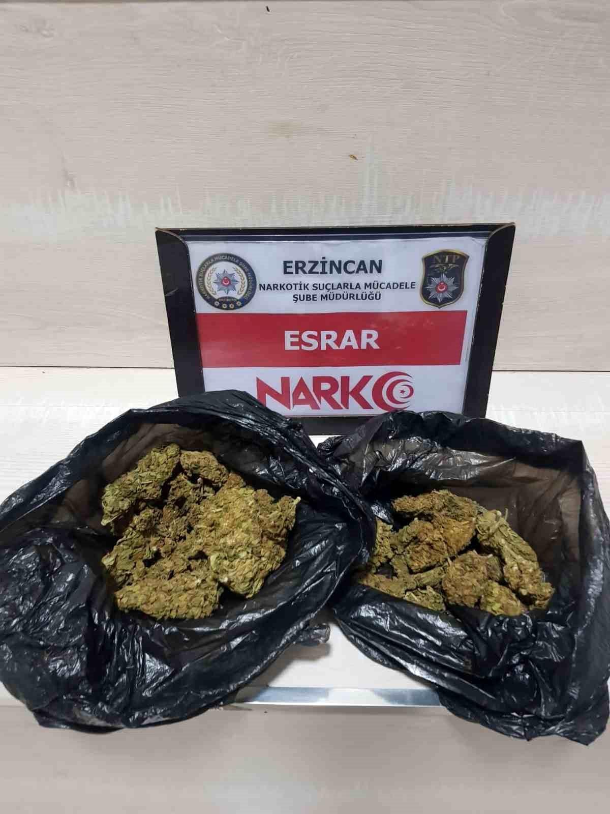 Erzincan\'da Narkotik Operasyonunda 75.40 Gram Esrar Ele Geçirildi