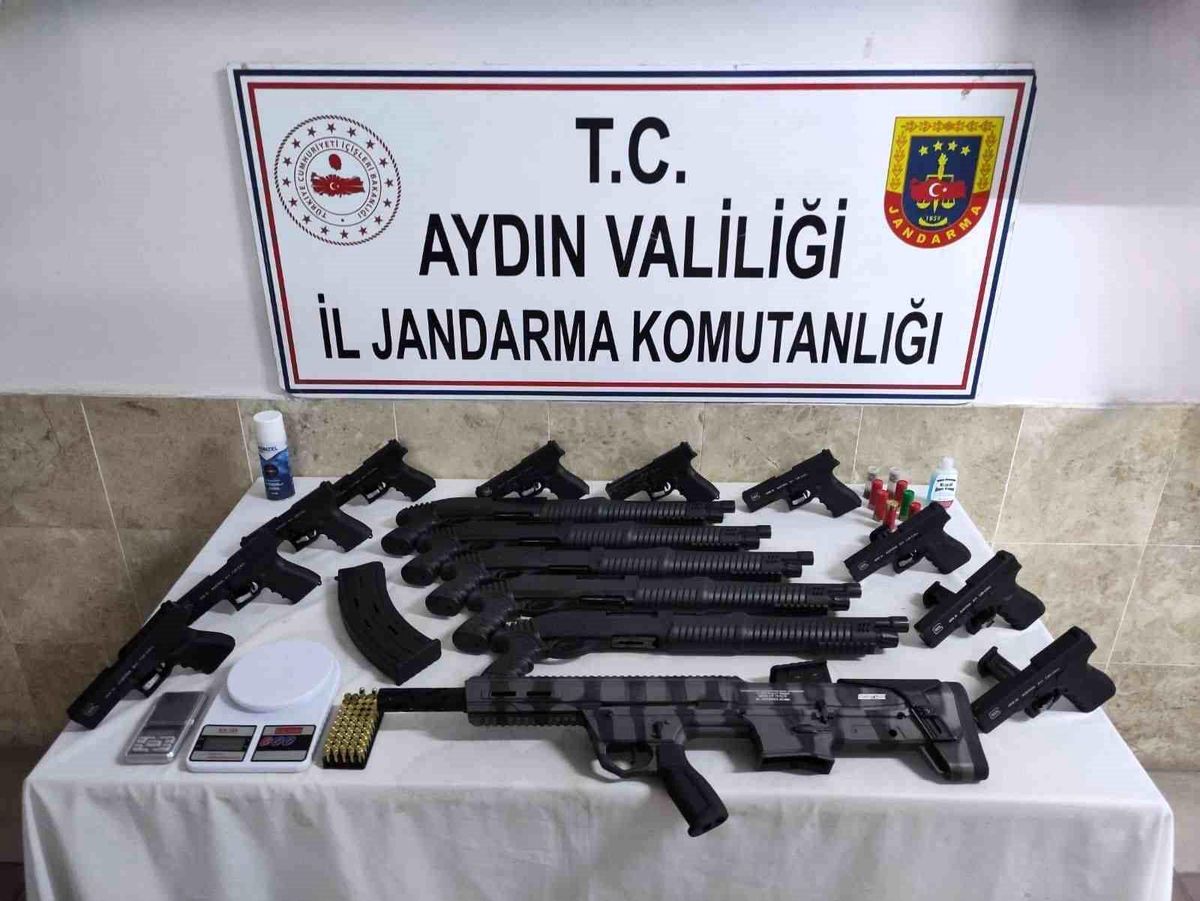 Nazilli\'de silah kaçakçılığı operasyonu: Çok sayıda silah ele geçirildi