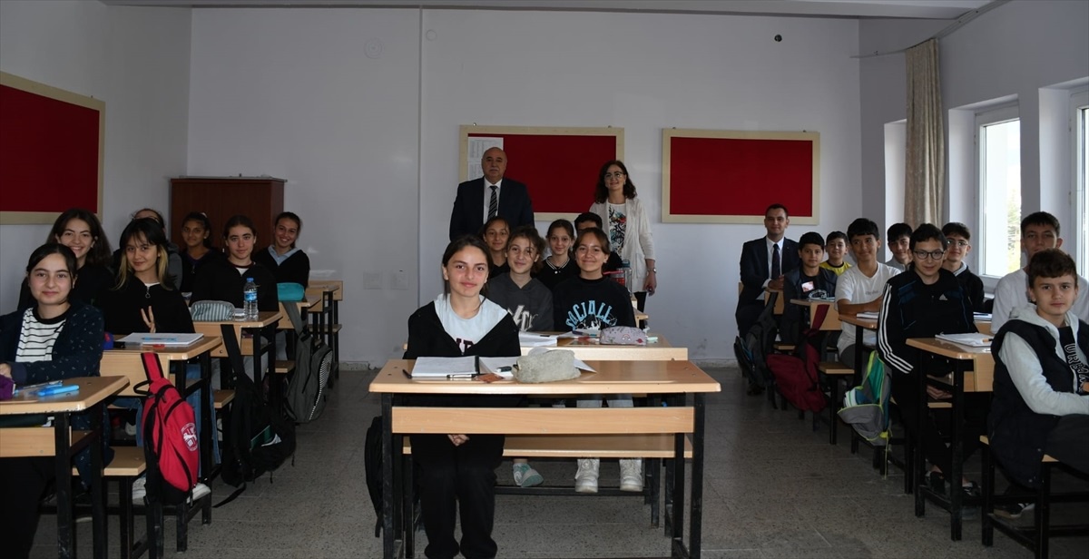 Gümüşhacıköy Kaymakamı Okulları Ziyaret Etti