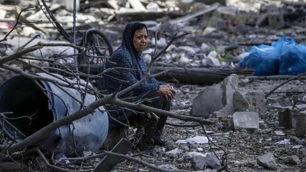 Gazze\'deki İsrail Saldırıları Sonucunda Mahalledeki İnsanlar Evsiz Kaldı