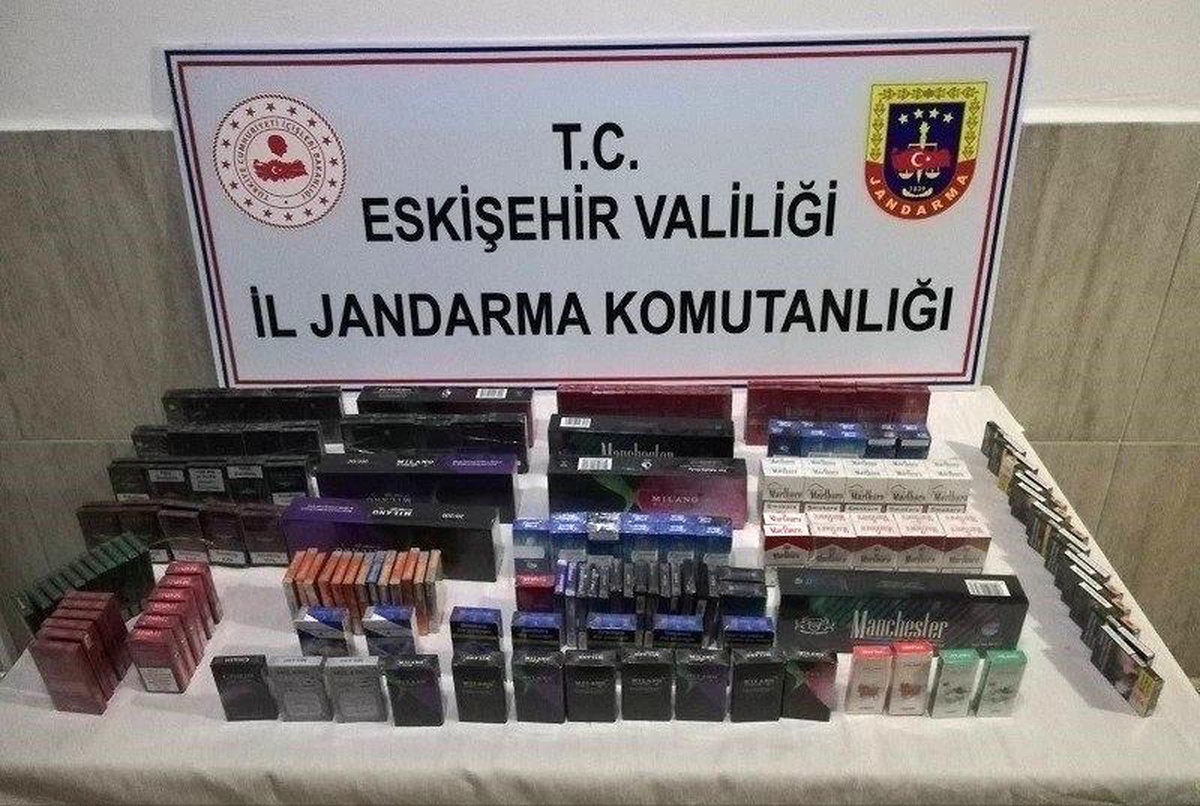 Eskişehir\'de Kaçak Sigara Operasyonu: 12 Bin Paket Ele Geçirildi