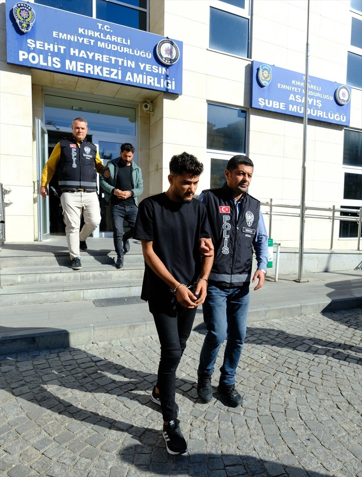 Kırklareli\'nde Emekli Öğretmen Çifti Dolandıran Şüpheliler Yakalandı