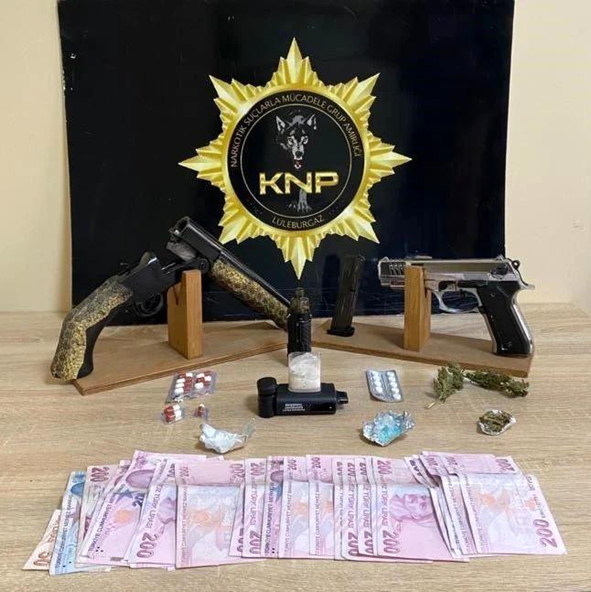 Kırklareli\'nde Uyuşturucu Operasyonunda 13 Şüpheli Gözaltına Alındı