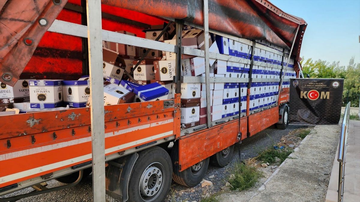 Konya\'da 2 Tırda 5 Milyon Sigara ve 10 Milyon Sahte Bandrol Ele Geçirildi