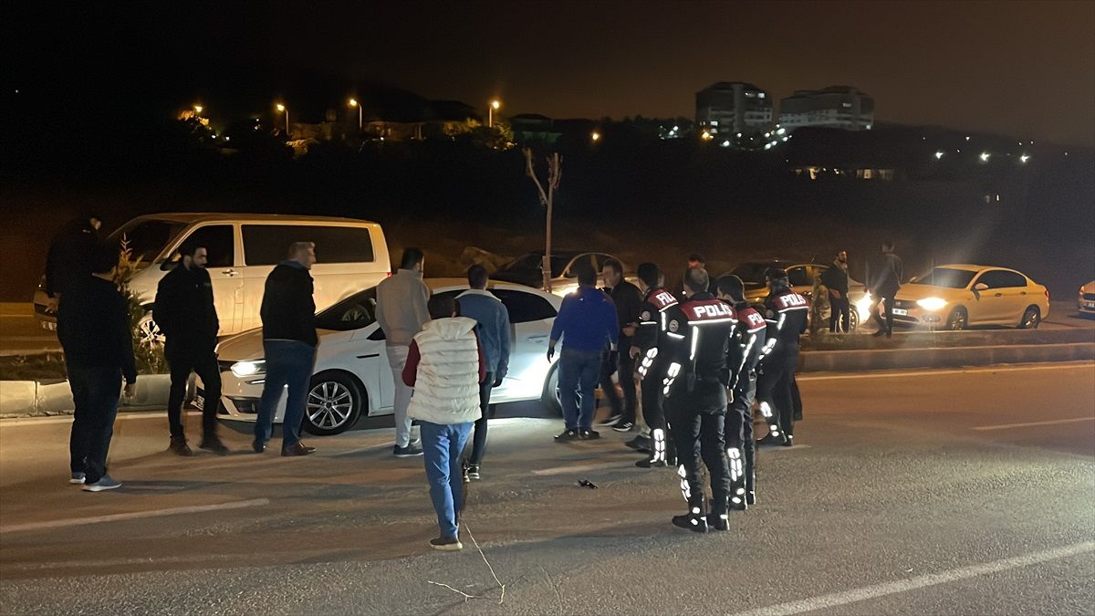 Kütahya\'da 17 Kilo Sentetik Uyuşturucu Ele Geçirildi, 2 Zanlı Tutuklandı