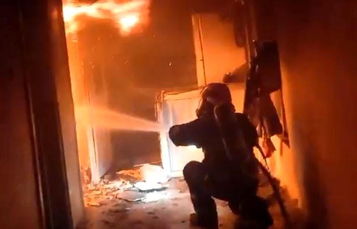 Şanlıurfa\'da Gaz Sıkışması Sonucu Ev Yangını: 5 Kişi Dumandan Etkilendi