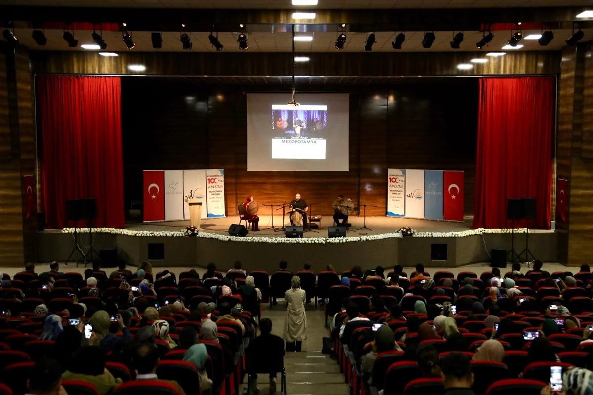 Santur Sanatçısı Sedat Anar, Cumhuriyet\'in 100. Yılı anısına konser verdi