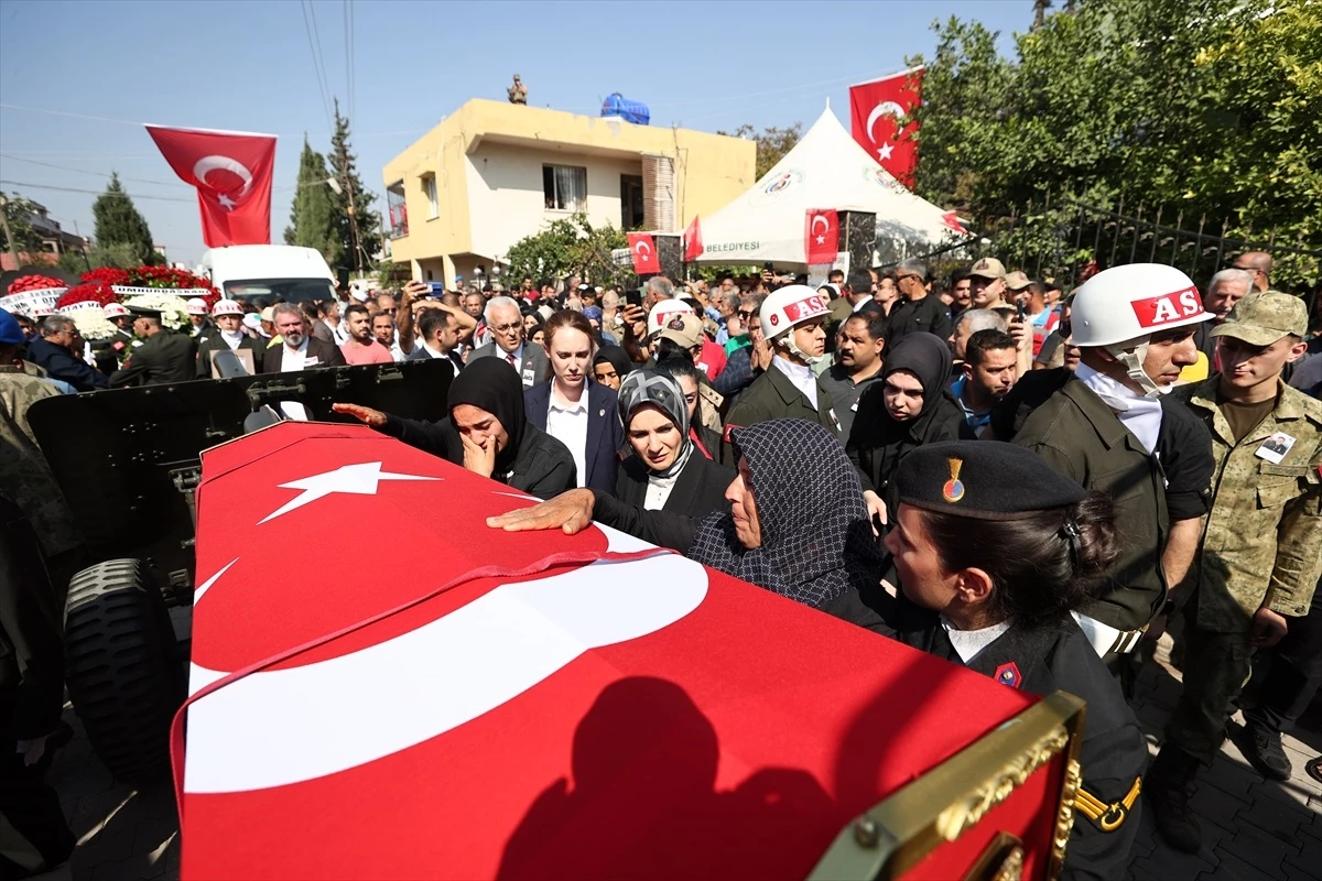 Şehit Piyade Uzman Çavuş Mustafa Çakmak\'ın cenazesi Hatay\'da defnedildi