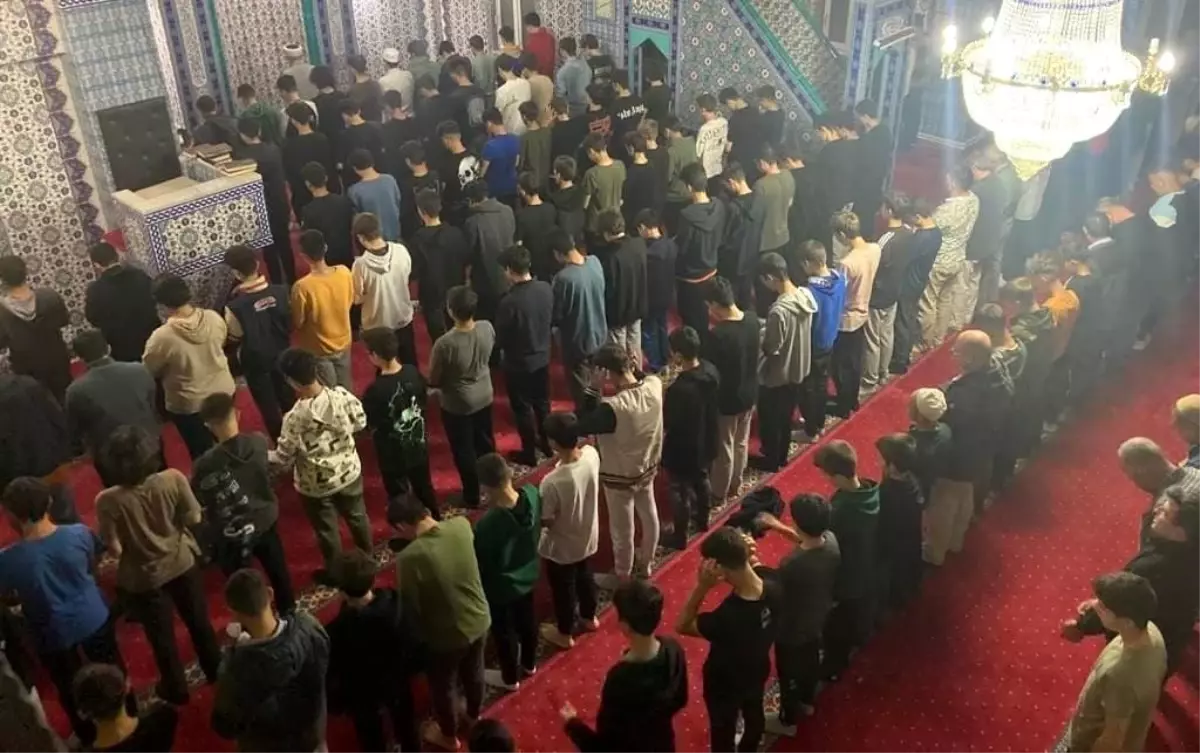 Simav\'da "Camii Gençlik Buluşması"