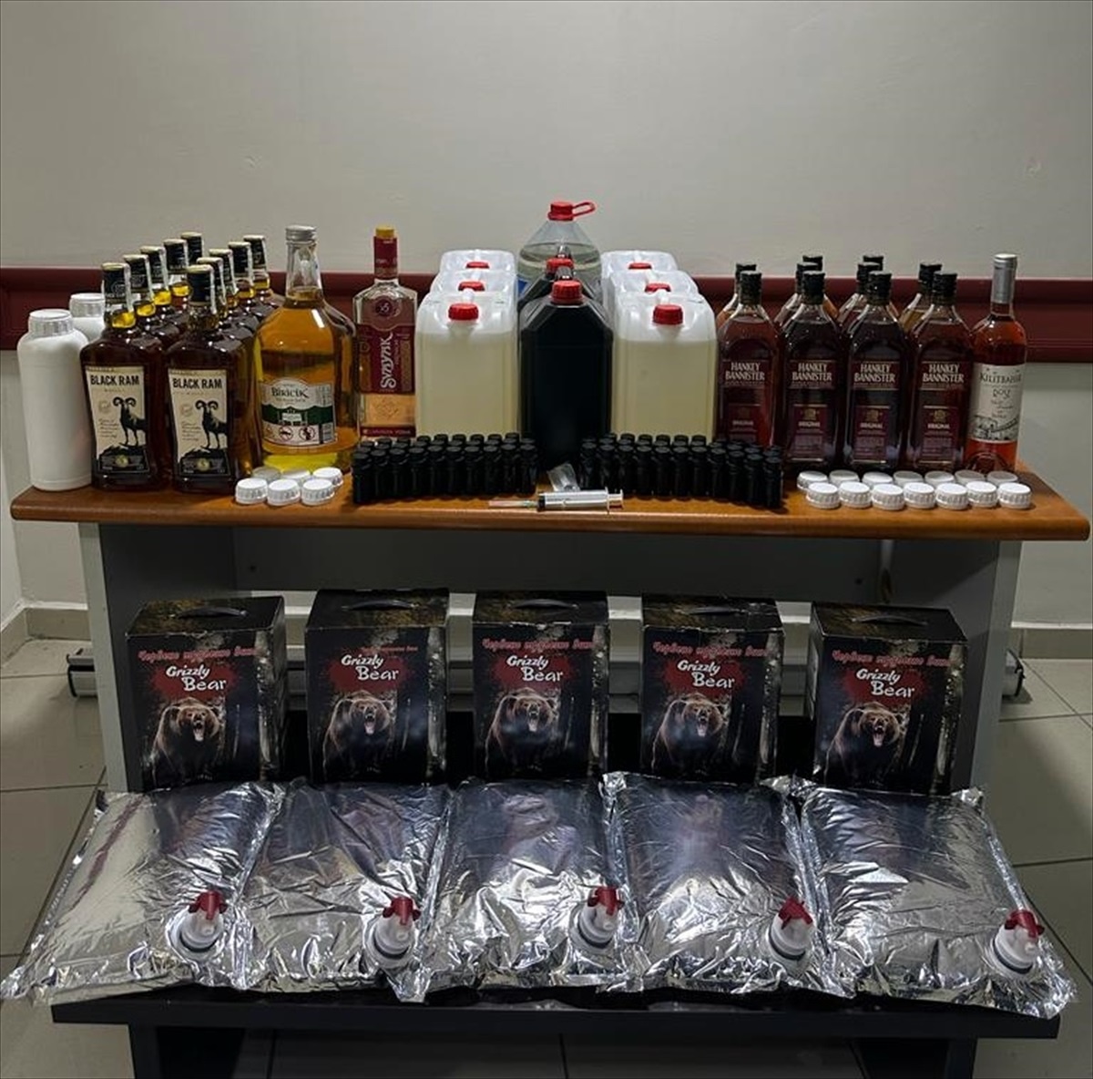Sinop\'ta Gümrük Kaçağı Alkol Ele Geçirildi