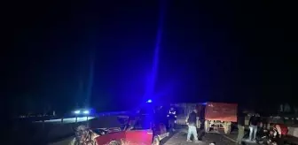 Balıkesir'de otomobil ile traktör çarpıştı: 3 yaralı