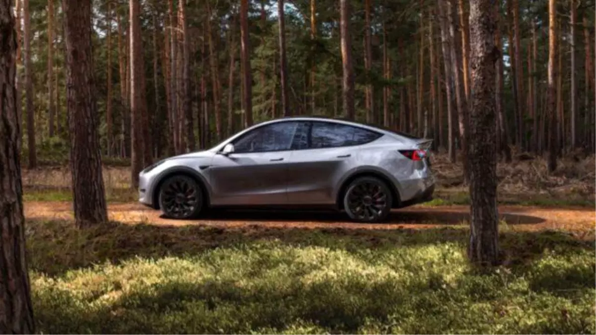 Tesla, Model 3 Plus ve Model Y Plus ile premium renk seçeneği sunuyor