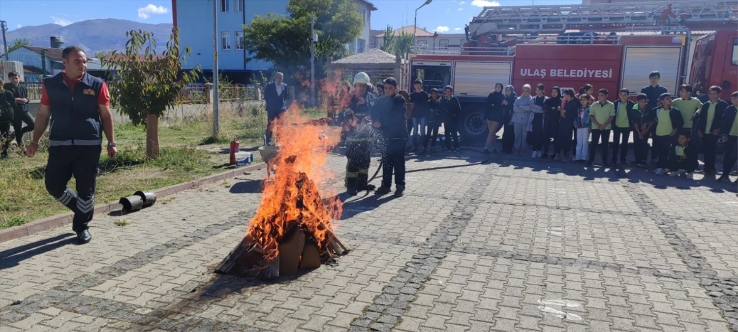 Sivas\'ta okulda yangın tatbikatı gerçekleştirildi
