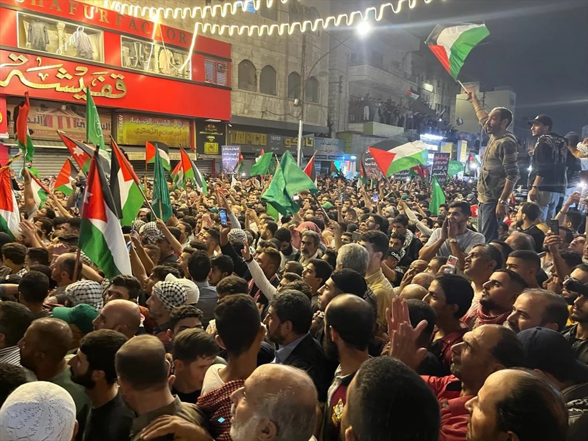 Ürdün\'de Binlerce Kişi Gazze\'ye Destek Yürüyüşü Düzenledi