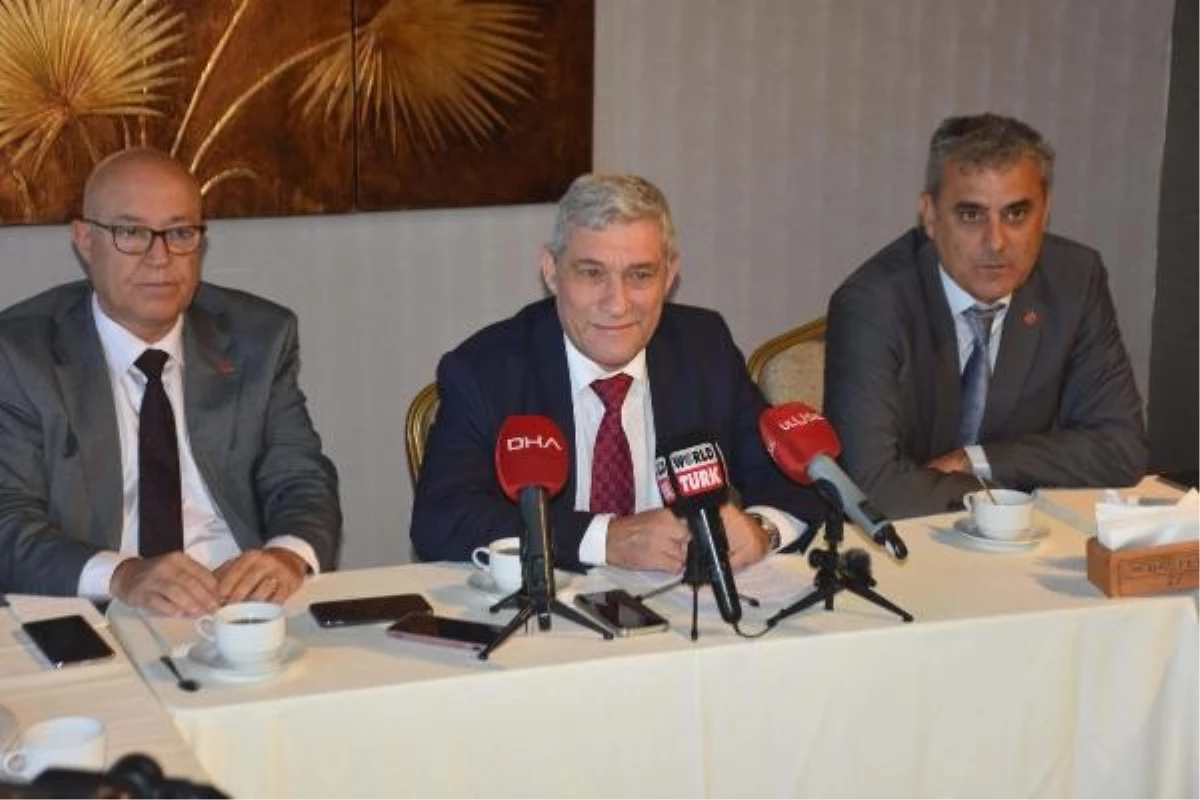 VATAN Partisi İzmir İl Başkanı Serhan Bolluk, yerel seçimlerde İzmir Büyükşehir Belediye Başkanı adayı olduğunu belirtti