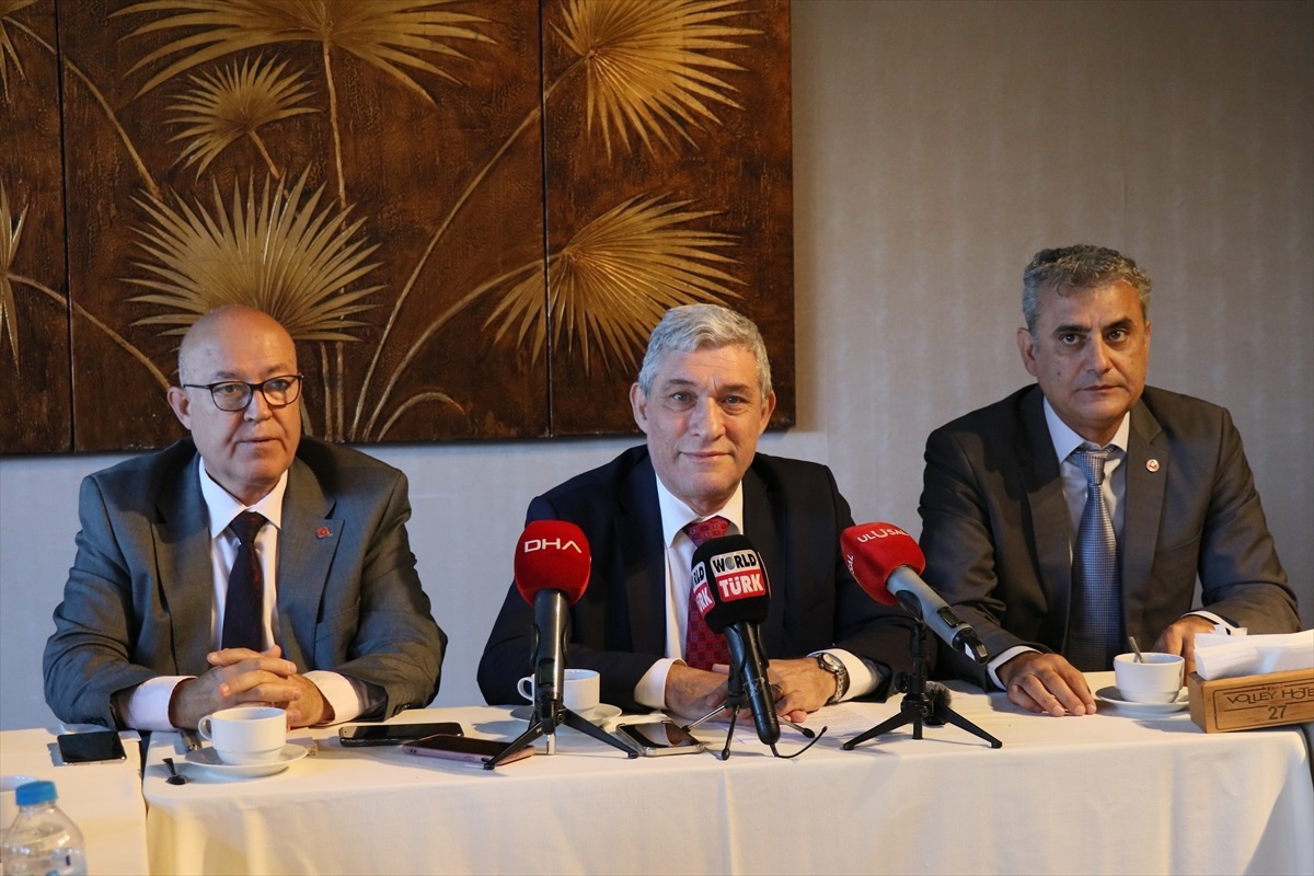 Vatan Partisi İzmir İl Başkanı Dr. Serhan Bolluk İzmir Büyükşehir Belediyesi Başkanlığına aday oldu